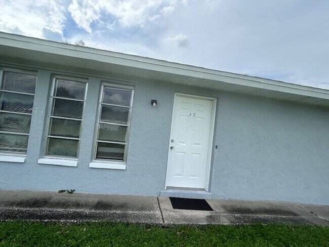 Foto del edificio - Flexible Living in a Prime Cape Coral Spot