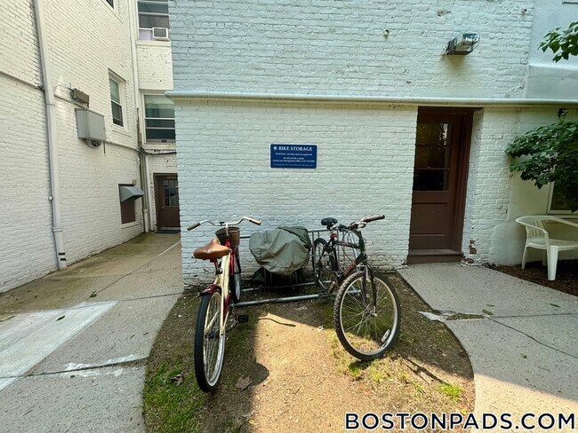Foto del edificio - 19 Fairbanks St