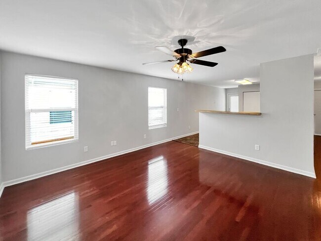 Building Photo - 112 Jesse Layne Dr