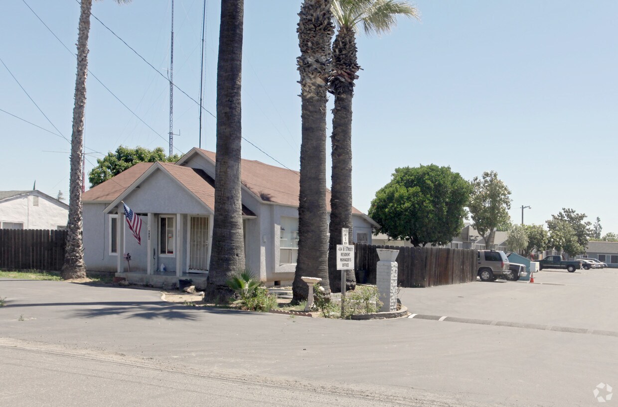 Foto principal - 434 B St