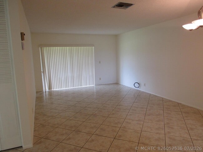 Building Photo - 2679 Emory Dr E