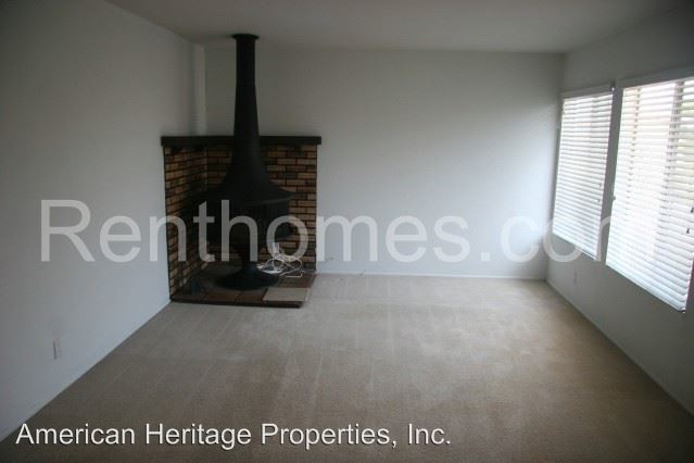 Building Photo - 10874 Greenford Dr