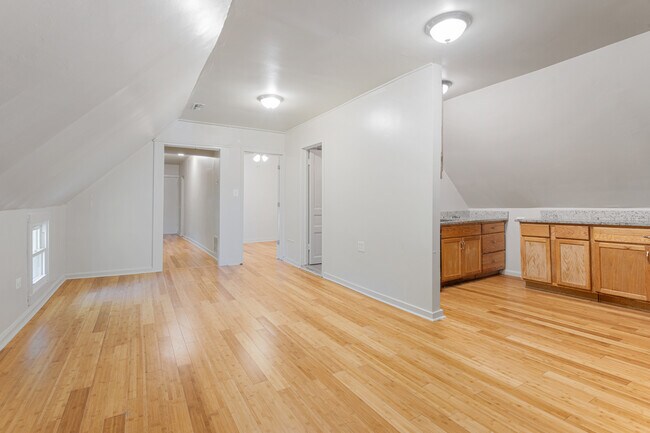 Foto del edificio - 3707 W McLean Ave