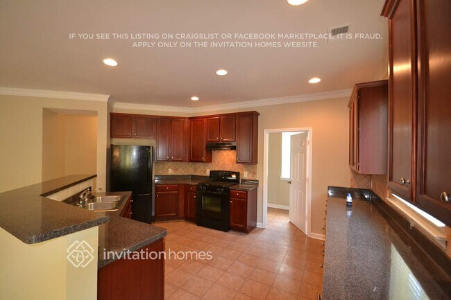Building Photo - 2575 Meadow Trace Dr