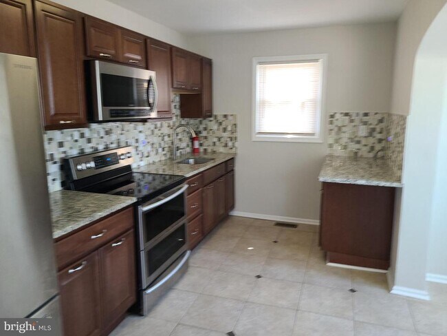 Foto del edificio - 1376 Easton Rd