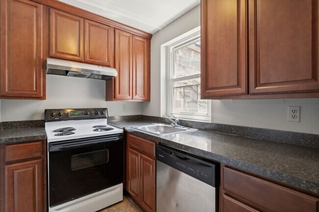 Building Photo - Student Housing!  2BD/1BA Unit in West Che...