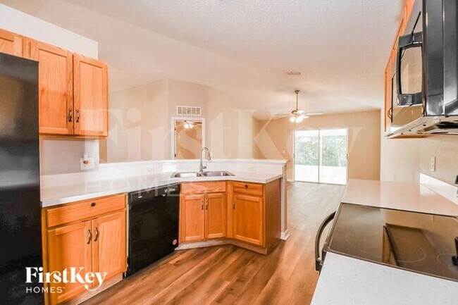 Foto del edificio - 8153 Misty Meadow Ct N