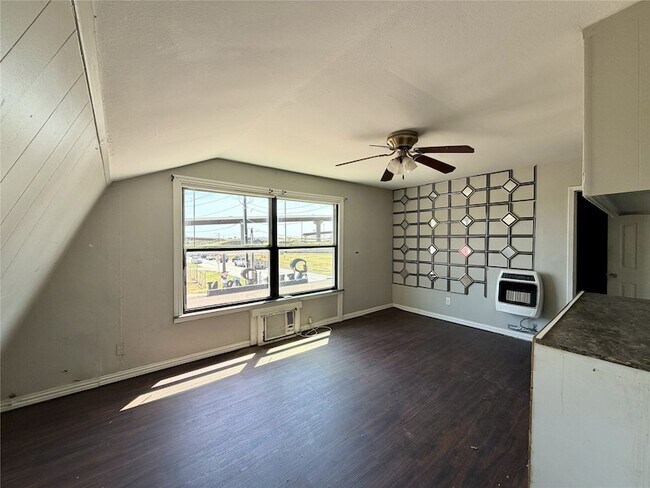 Building Photo - 2539 W Prairie St