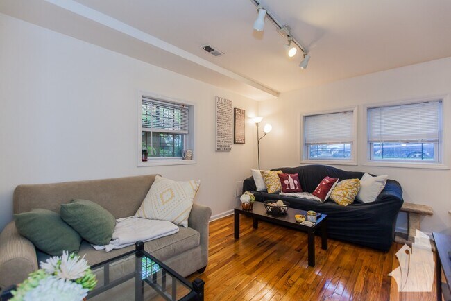 Foto del edificio - 1433 W Oakdale Ave