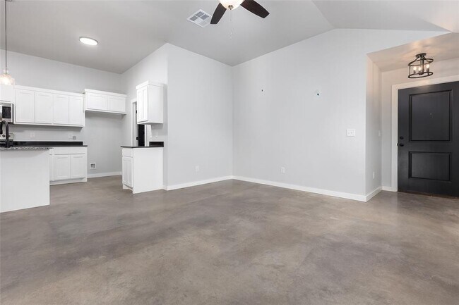 Foto del edificio - 13328 Springcreek Dr