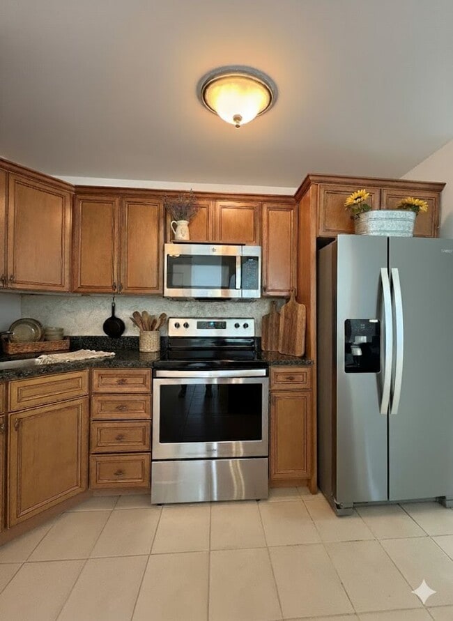 Building Photo - 25% off 1st month's rent. Completely updated 2 bed condo in desireable Brookside Estates, Andover MA