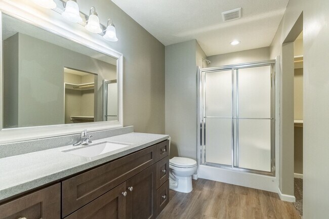 Building Photo - Gorgeous New Construction in Nice Family Neighborhood Built Last Year