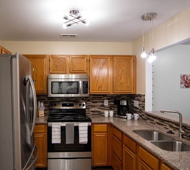 Building Photo - Must See Condo Unit in Florissant!