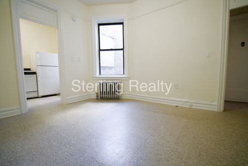 Building Photo - 3426 Steinway St