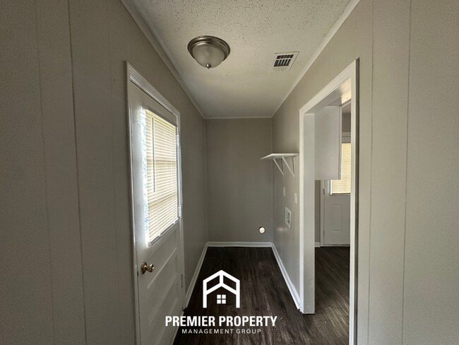 Building Photo - Charming 3BR/2BA in Bartlett | Hardwood Floors & Spacious Fenced Backyard