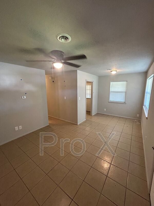 Building Photo - 911 S 10th St