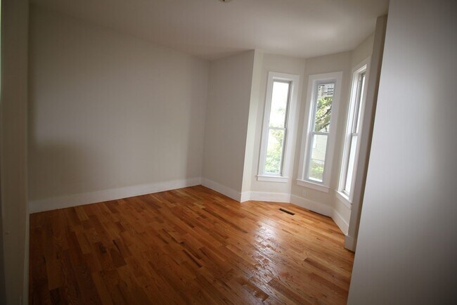Building Photo - 64 Butterfield St