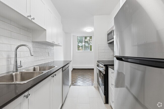 1 chambre, 1 salle de bain - 57 m² - Cuisine - 80 Cosburn Avenue