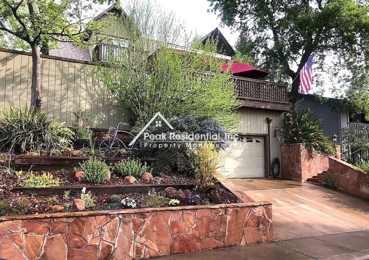 Building Photo - 3 br, 2.5 bath House - 7729 Doneva Ave