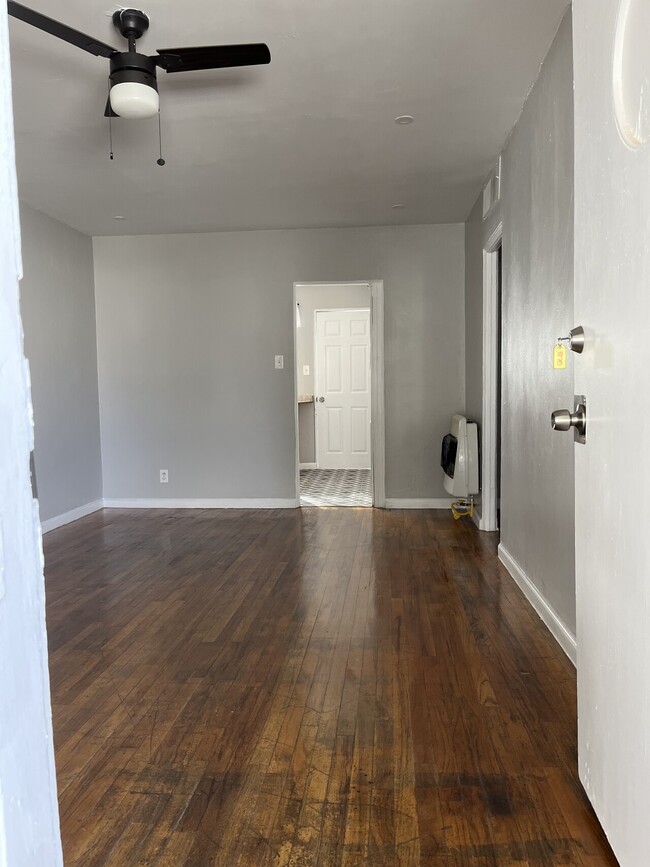 Building Photo - 8170 Valley View