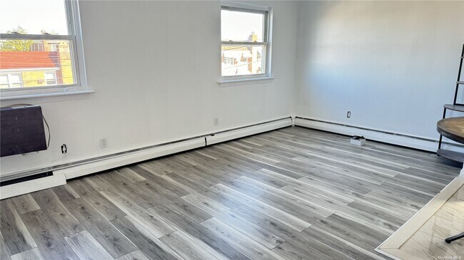 Building Photo - 52-26-52-69 69th Pl