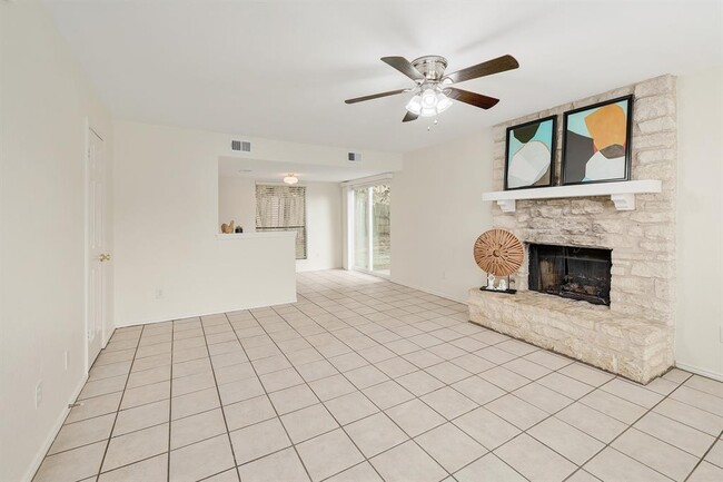 Building Photo - 6519 Hart Ln