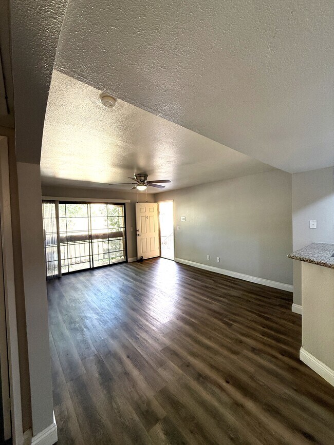 Building Photo - 5118 S Jones Blvd