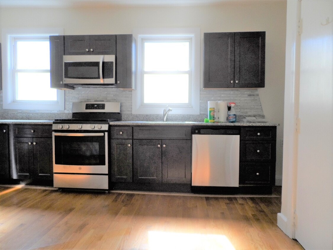 Foto principal - 313 Cardinal Medeiros Ave