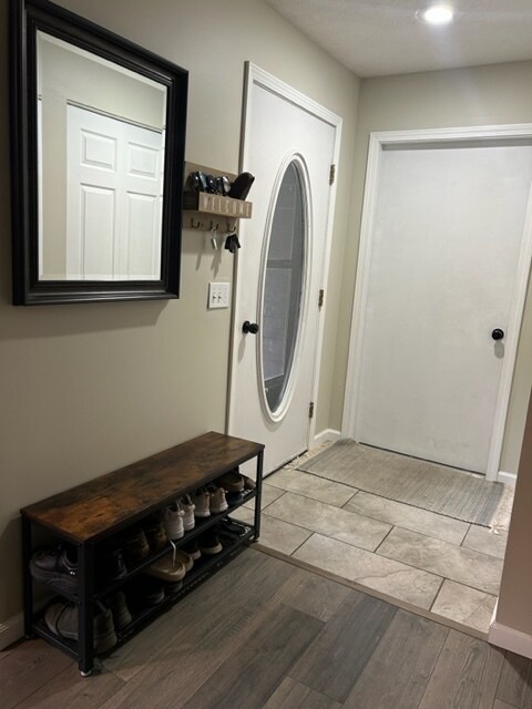 Fotografía del edificio - 2130 Hammond Pl E