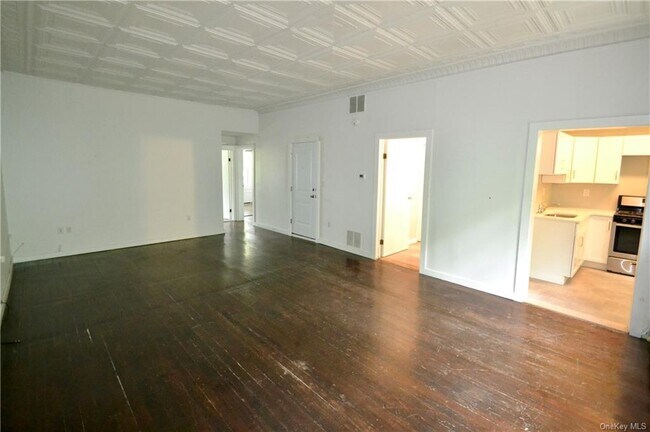 Building Photo - 454 Piermont Ave