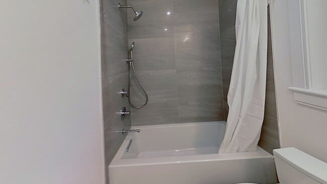 Building Photo - 42 Englewood Ave