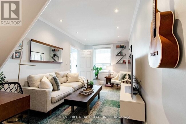 Building Photo - 137 Earlscourt Ave