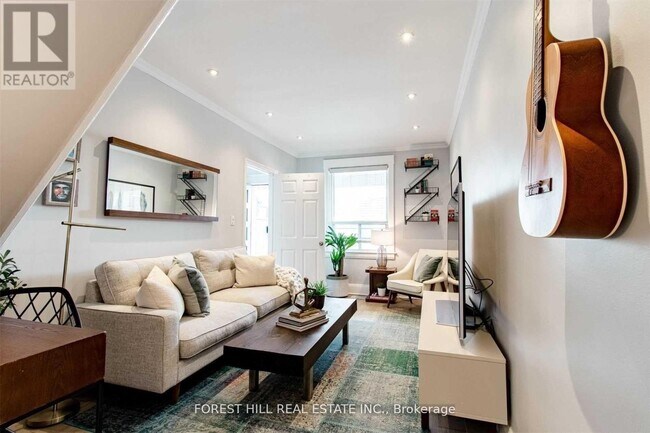 Photo du bâtiment - 137 Earlscourt Ave