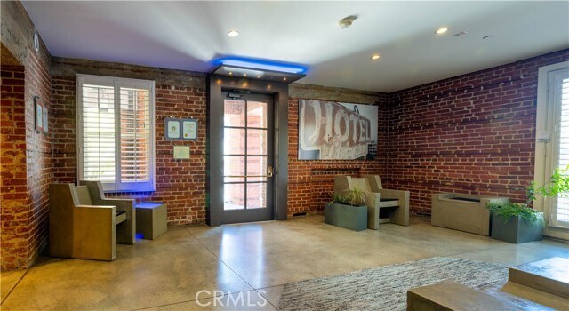 Building Photo - 139 S Los Robles Ave