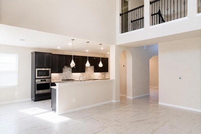 Building Photo - 11909 Deering Pl