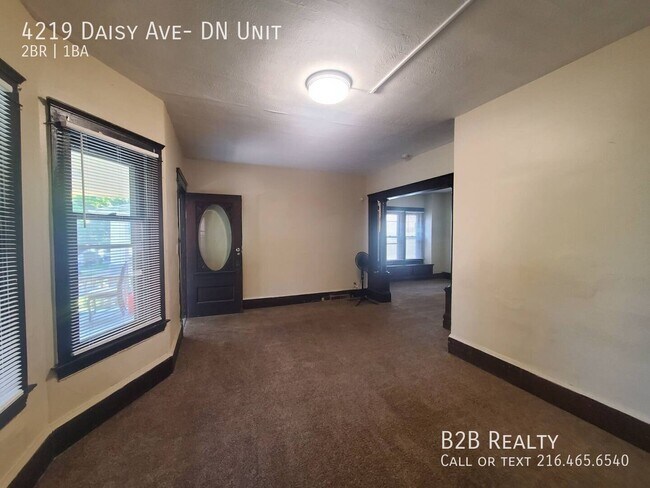 Foto del edificio - 4219 Daisy Ave