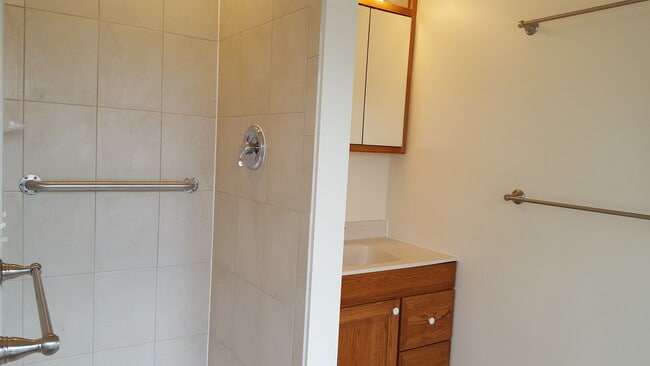 Building Photo - 1448 Wilmette Ave