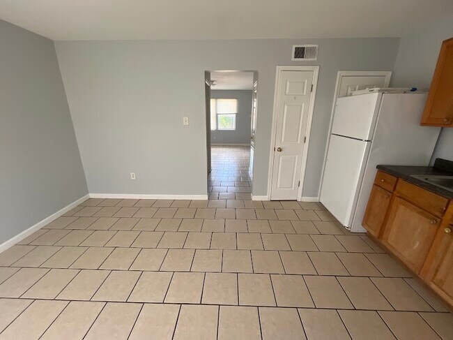 Building Photo - 1300 Bolo Ct