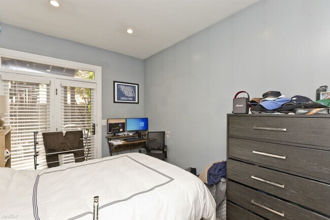 Foto del edificio - 4 br, 3 bath Condo - 857 W Wrightwood Ave