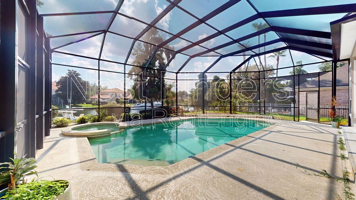 Foto principal - 1334 Charter Ct