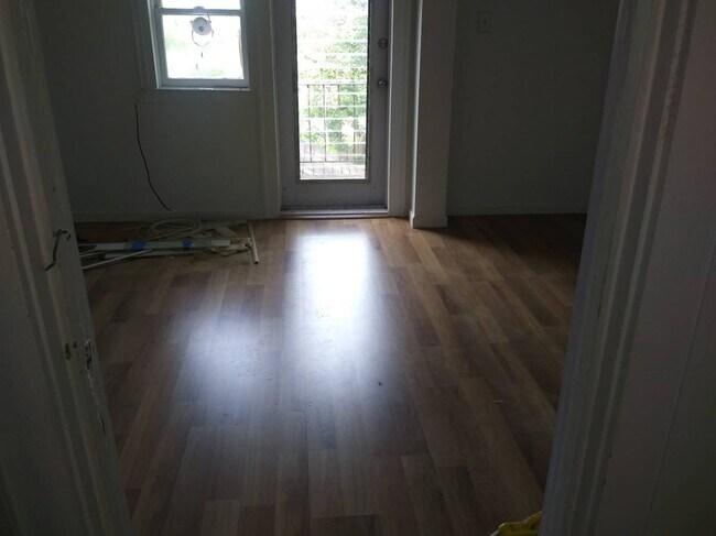 Building Photo - 232 Manor Cir