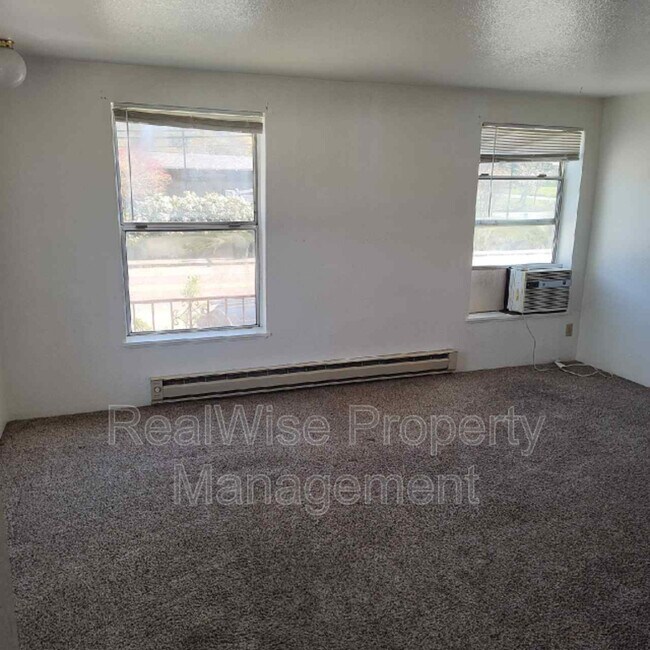 333 S Old Pacific Hwy Unit 1, Myrtle Creek, OR 97457 Condo for Rent