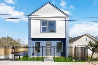 Building Photo - 4533 Bricker St