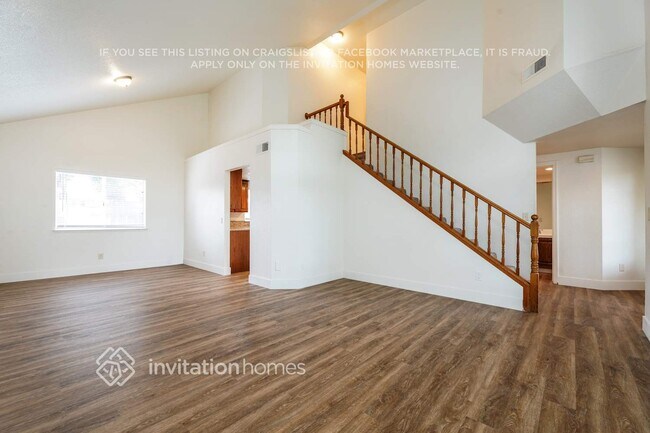Building Photo - 238 Wren Dr