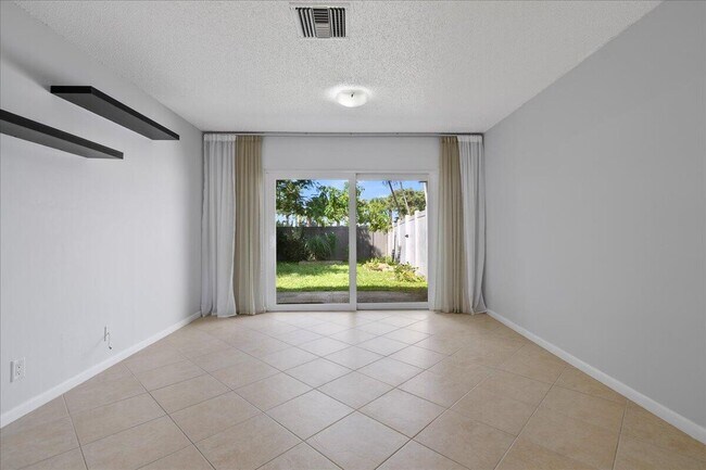Building Photo - 258 Palmetto Ct