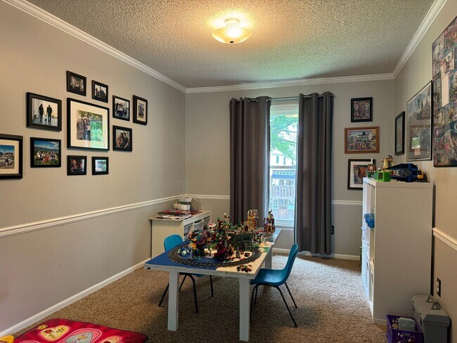 Building Photo - {14424} Lovely Lenexa Home + Fenced Backya...