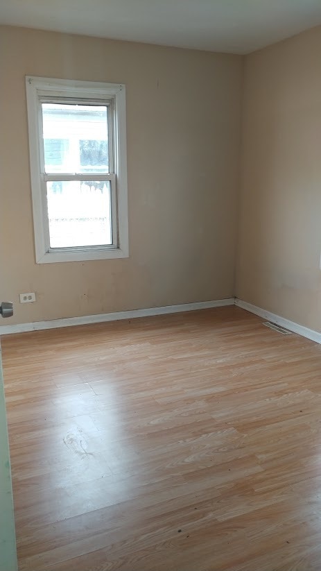 Building Photo - Must see Cozy single family home !!!!!!!!!...