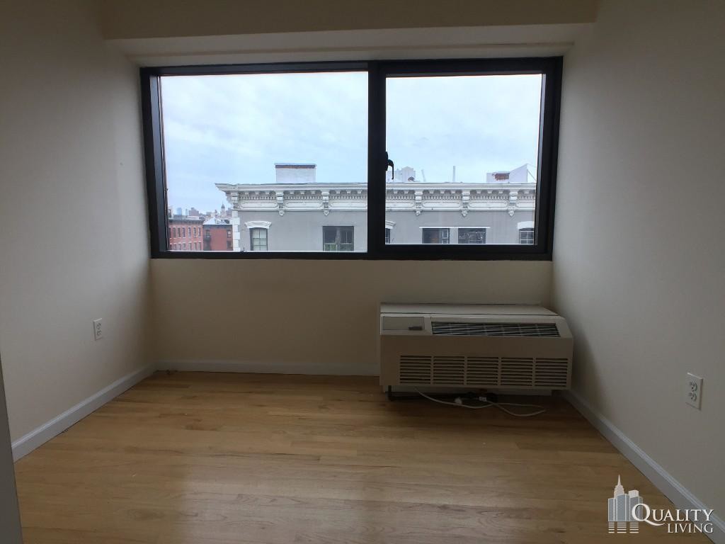 Foto del edificio - 219 1st Ave