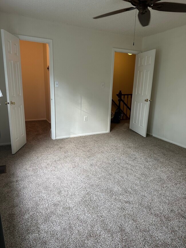 Foto del edificio - 393 Hadleigh Ln