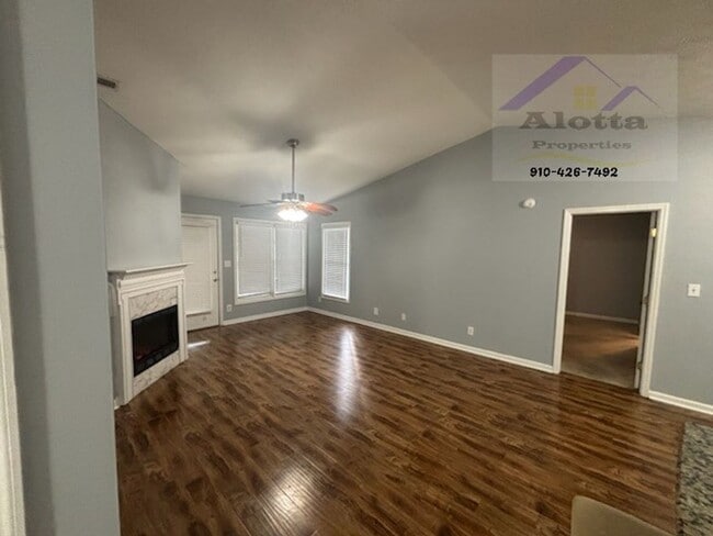 Foto del edificio - 505 Meadowland Ct